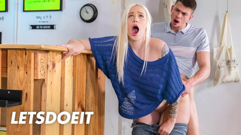 Cheating Girlfriend Arteya Gets Fucked By The Bell Boy