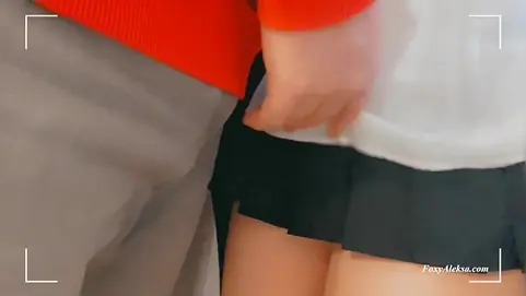 FoxyAleksa and Antonio Clemens caught fingerblasting in public, sloppy petting in bus