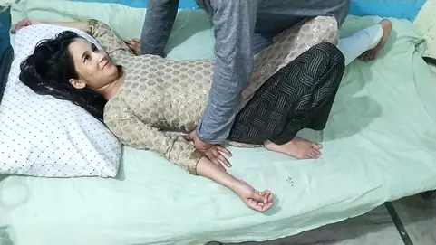 Pretty Pregnant Indian Wife Gets Fucking In Night Sex